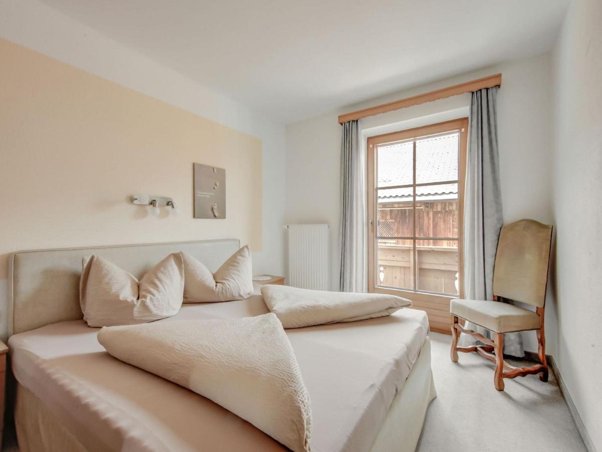 Attractive Apartment In Hainzenberg With Ski Room Екстериор снимка