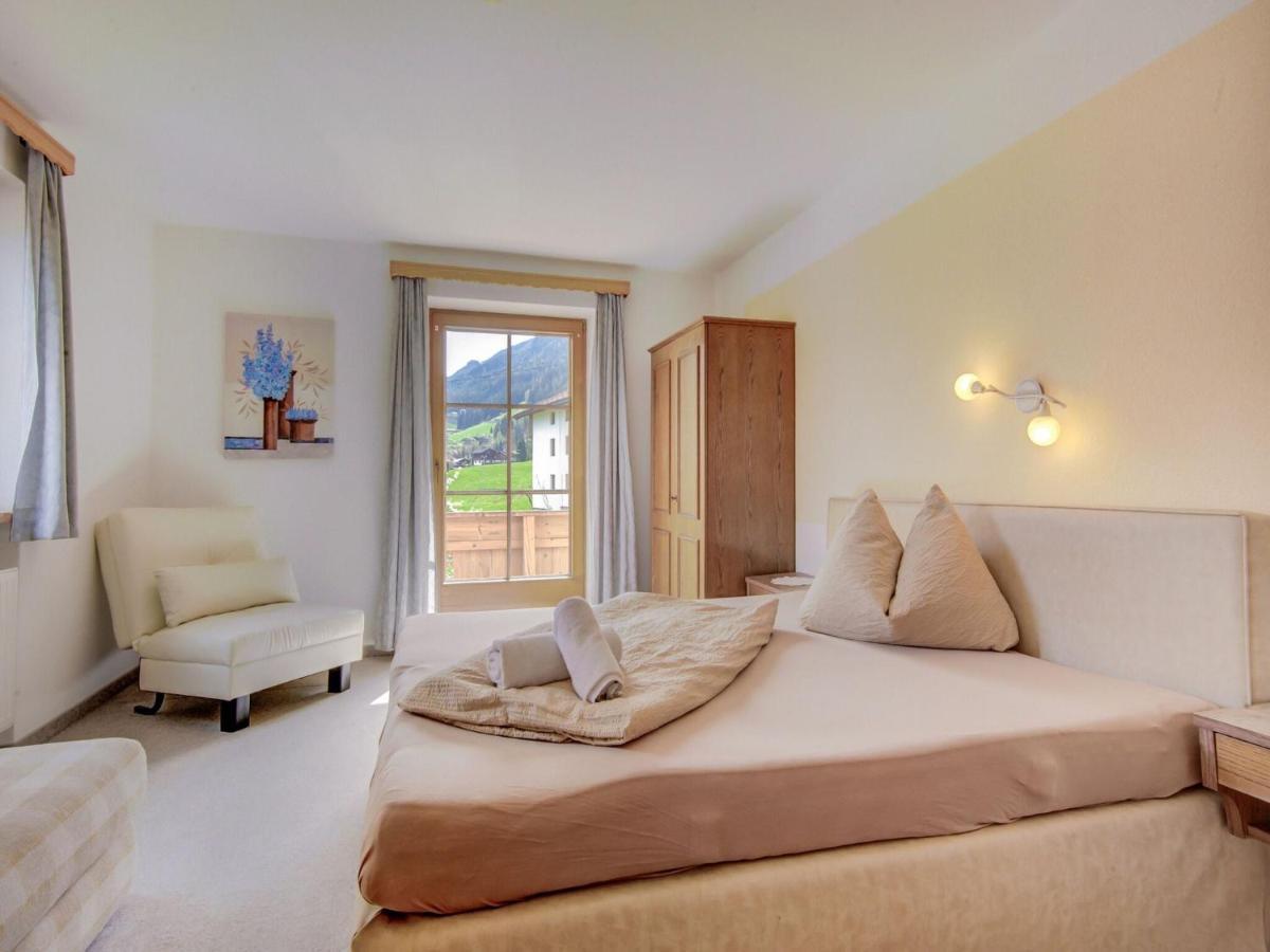 Attractive Apartment In Hainzenberg With Ski Room Екстериор снимка