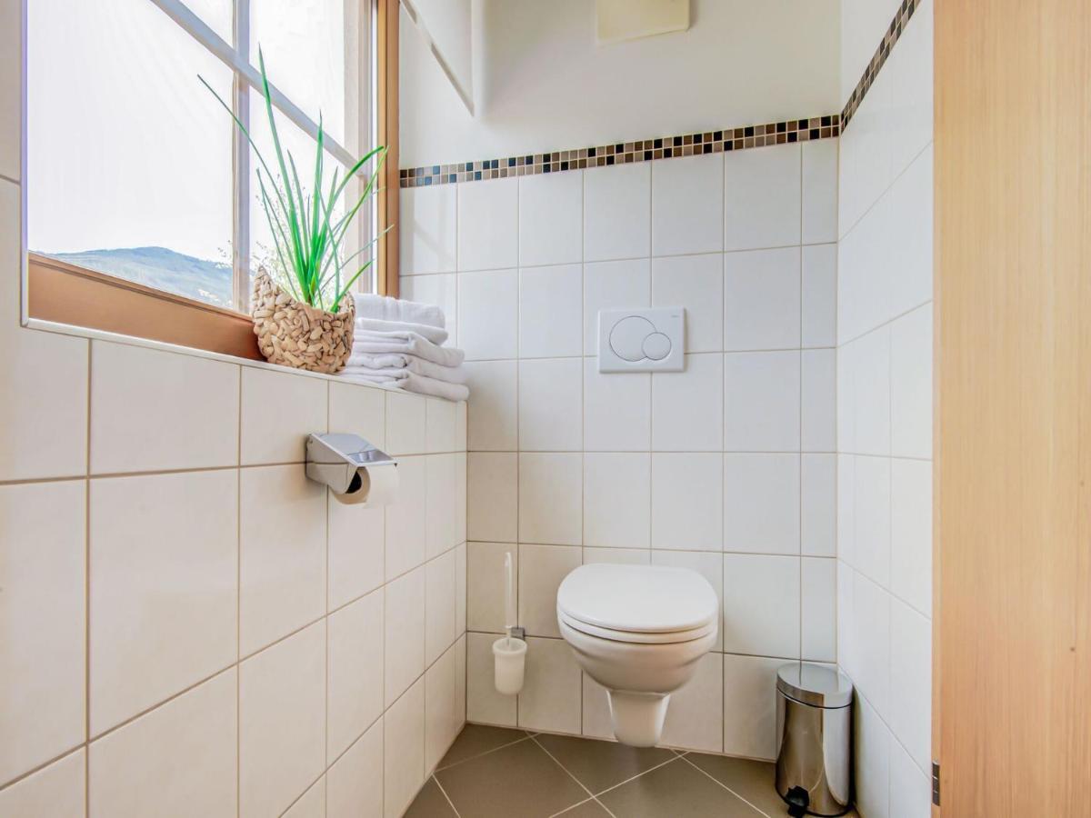 Attractive Apartment In Hainzenberg With Ski Room Екстериор снимка