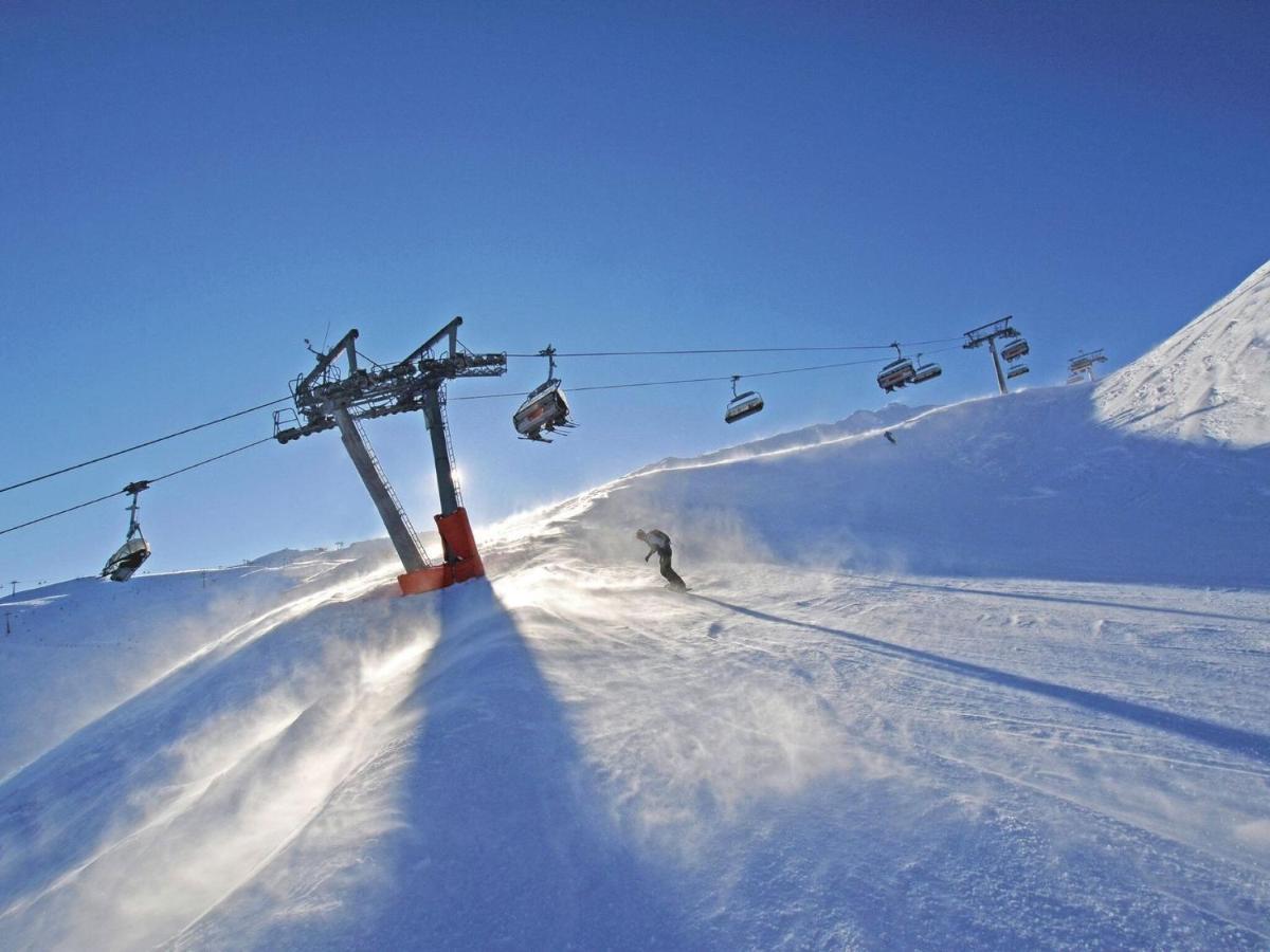 Attractive Apartment In Hainzenberg With Ski Room Екстериор снимка