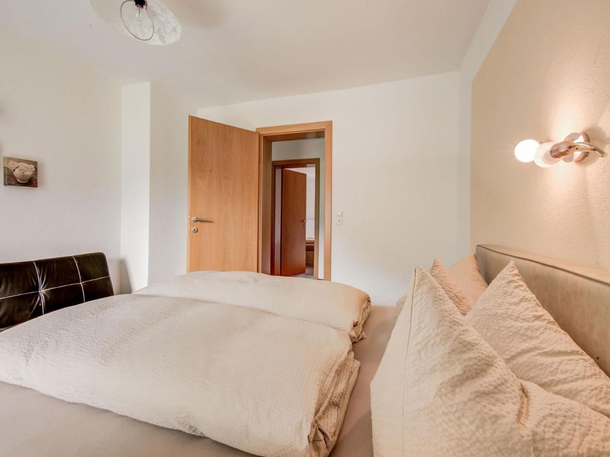 Attractive Apartment In Hainzenberg With Ski Room Екстериор снимка